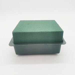 Miska s hmotu - mokrá - 1/2 cihly - rozměry 13 x 13 x 6 cm, samotný vklad 11 x 11 x 5 cm. Baleno ve folii po 2 kusech a kartonu po 24 kusech.