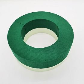 Kruh s aranžovacou hmotou na živé kvety a podkladom z tvrdeného polystyrénu