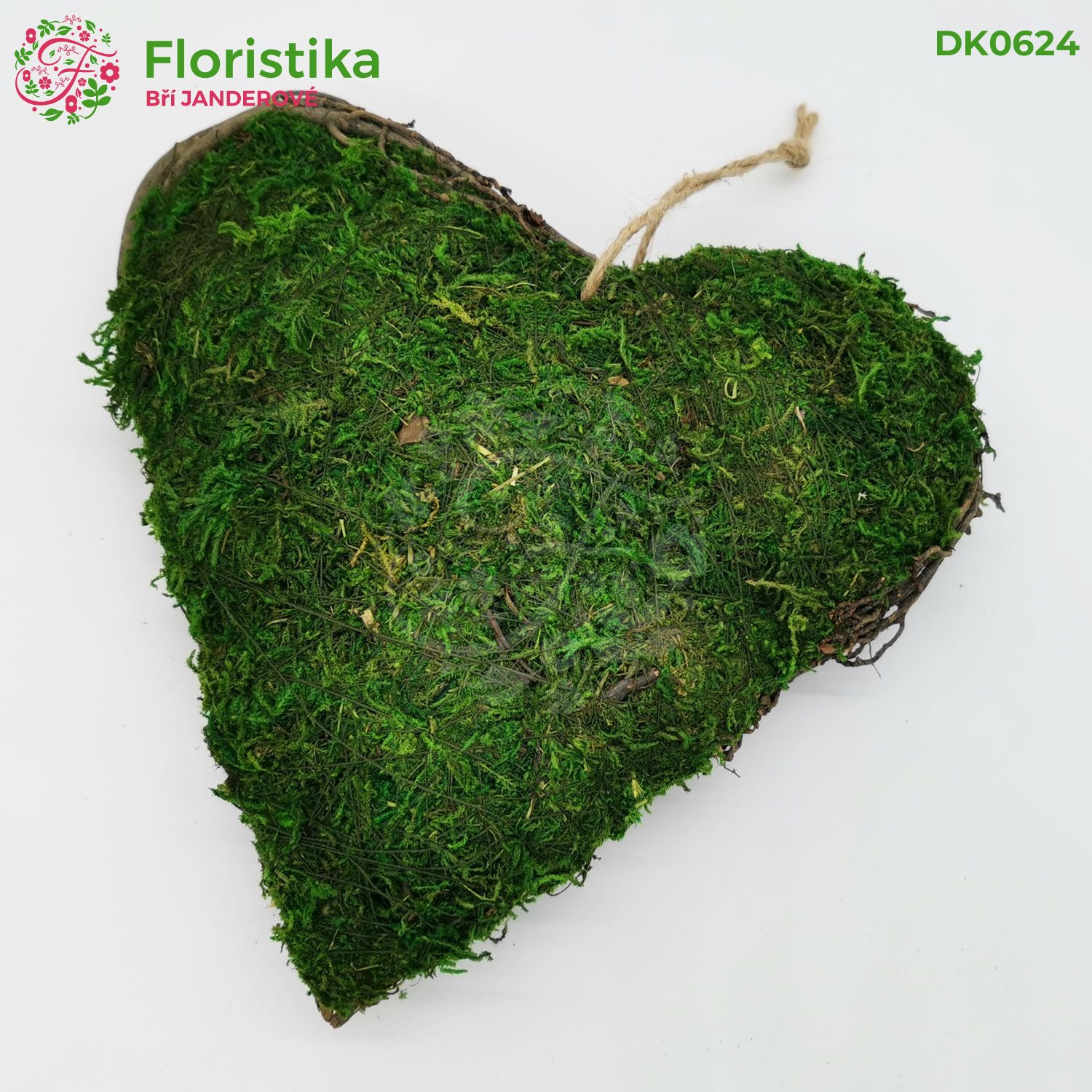 Závěsné srdce s mechem a proutěným okrajem